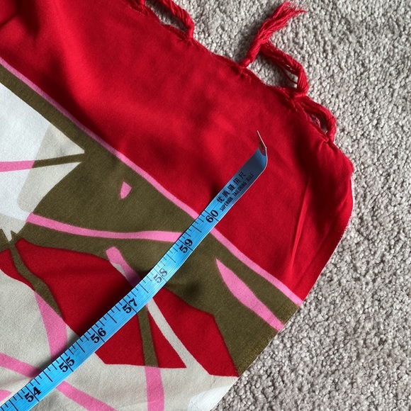 O’Neil vintage cover up. Size 65” x 45” with fringe. Excellent condition - Picture 6 of 7